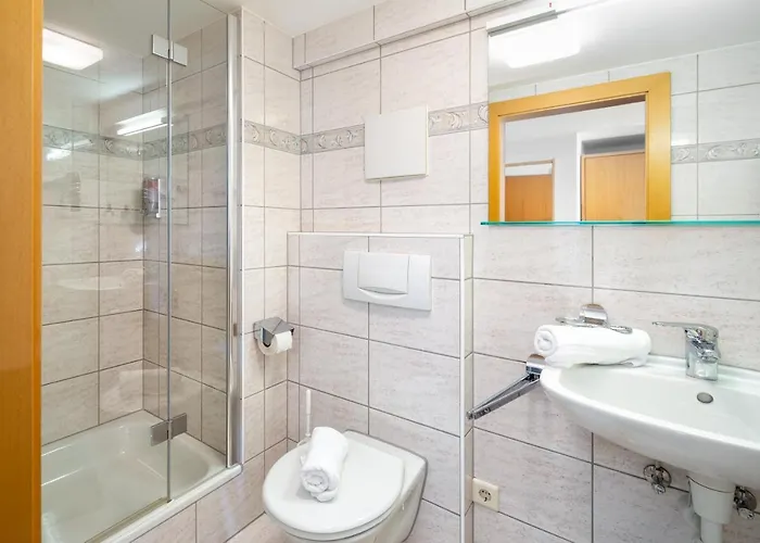 Roessle 宾馆 嫩青